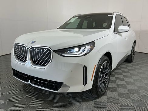 Certified 2025 BMW X3 xDrive30 w/ Convenience Package AWD/4WD image 2
