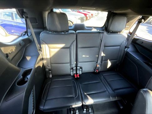 Used 2021 GMC Yukon Denali w/ Advanced Technology Package image 26