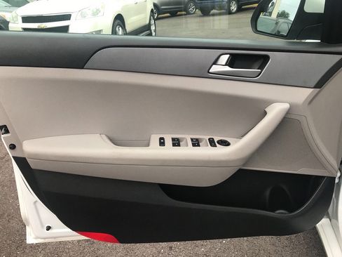 Used 2017 Hyundai Sonata SE FWD image 11
