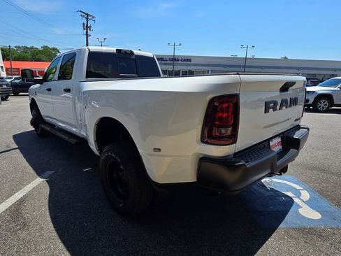 New 2026 RAM 3500 Tradesman AWD/4WD image 32