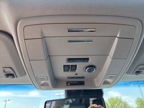 Used 2018 Chevrolet Suburban LT AWD/4WD image 15