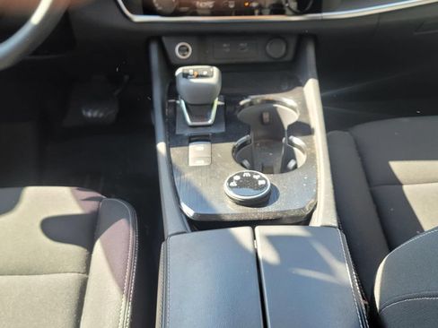 Used 2023 Nissan Rogue S AWD/4WD image 24