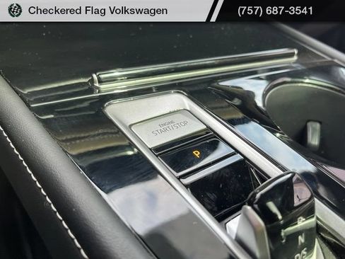 Used 2024 Volkswagen Atlas Cross Sport SE FWD image 45