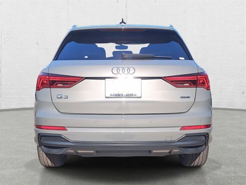 Used 2022 Audi Q3 2.0T Premium w/ Convenience Package image 6