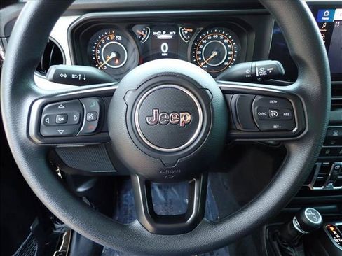 Used 2026 Jeep Gladiator Sport AWD/4WD image 11