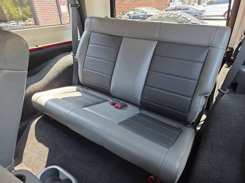 Used 2009 Jeep Wrangler X AWD/4WD image 17