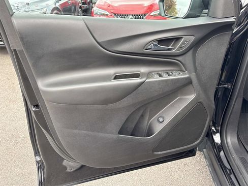 Used 2023 Chevrolet Equinox LT image 24