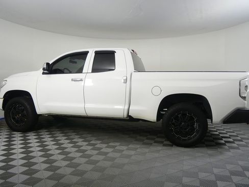 Used 2017 Toyota Tundra SR5 image 7