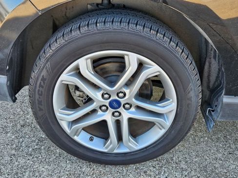 Used 2015 Ford Edge Titanium image 24