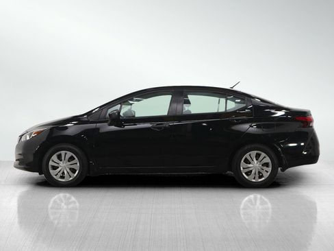 Used 2020 Nissan Versa S image 2