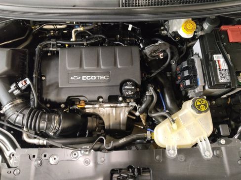 Used 2020 Chevrolet Sonic LT FWD image 30