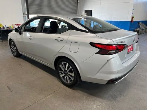 Used 2023 Nissan Versa SV FWD image 5