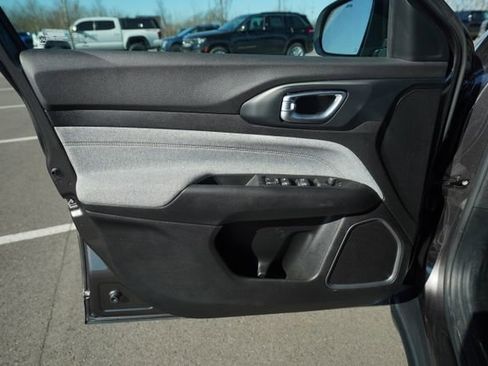 Used 2022 Jeep Compass Latitude image 13