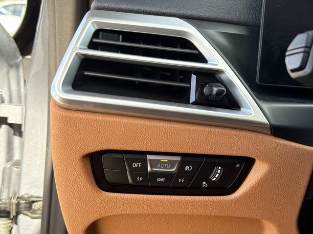 Used 2026 BMW i4 xDrive40i AWD/4WD image 32