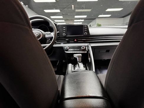 Used 2021 Hyundai Elantra SEL image 41