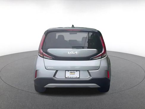 Used 2025 Kia Soul LX w/ LX Technology Package FWD image 11