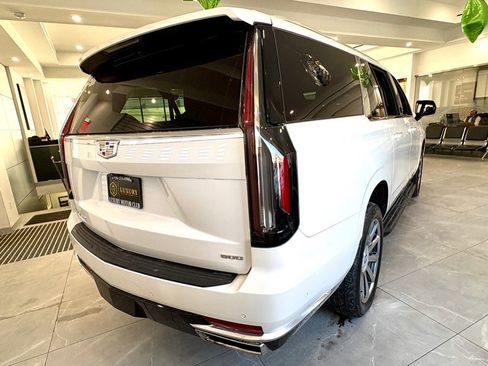 Used 2023 Cadillac Escalade ESV Premium Luxury Platinum image 7