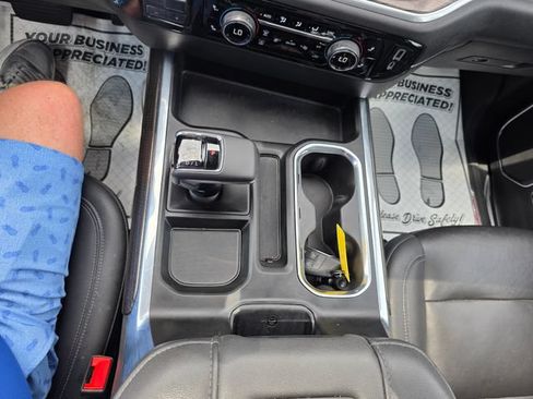 Used 2022 Chevrolet Silverado 1500 LT Trail Boss w/ LT Trail Boss Premium Package AWD/4WD image 22