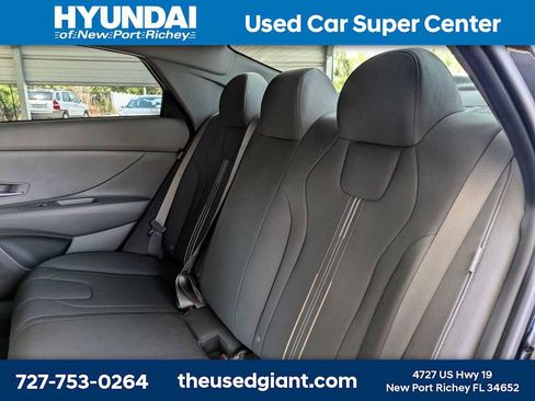 Used 2024 Hyundai Elantra SEL FWD image 13