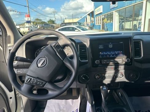 Used 2024 Nissan Frontier SV AWD/4WD image 10