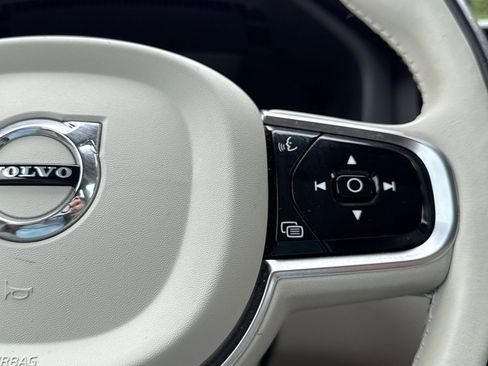 Used 2023 Volvo XC60 B5 Ultimate w/ Protection Package Premier FWD image 23