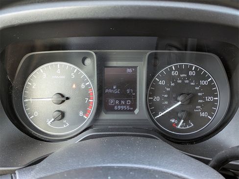 Used 2018 Nissan Titan S image 25