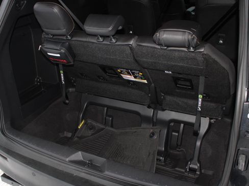 Used 2025 Toyota Sienna XLE Woodland Edition image 8