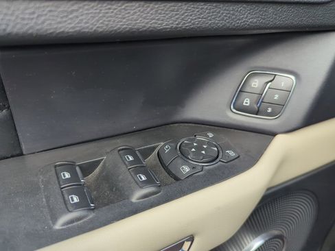 Used 2019 Ford Expedition Max Platinum image 12