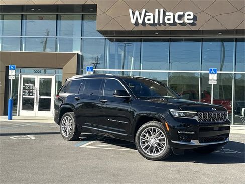 Used 2022 Jeep Grand Cherokee L Summit w/ Luxury Tech Group V image 2