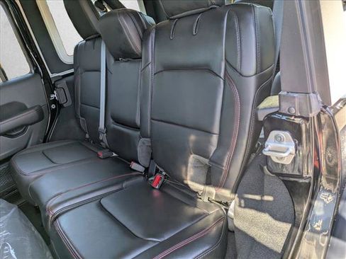 Certified 2024 Jeep Wrangler Unlimited Rubicon w/ Convenience Group AWD/4WD image 15