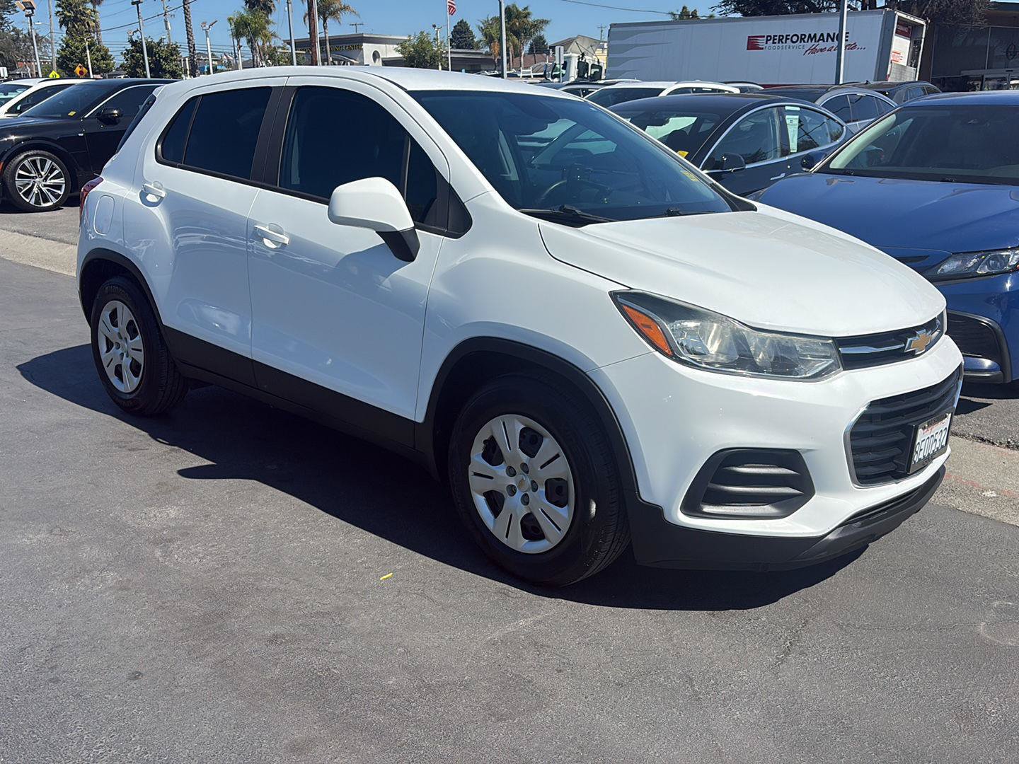 Used 2018 Chevrolet Trax LS FWD image 2