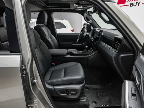 Used 2024 Lexus GX 550 w/ Accessory Package (Z1) AWD/4WD image 36