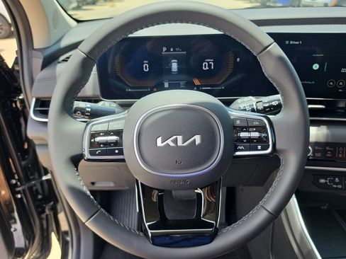 New 2026 Kia Carnival EX FWD image 30