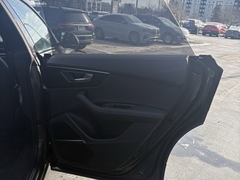 Used 2025 Audi Q8 Premium Plus image 18