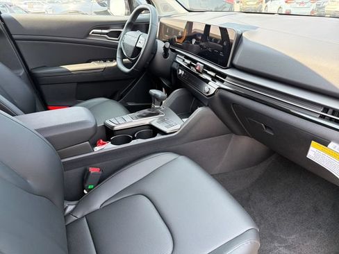 New 2026 Kia Sportage EX w/ EX Panorama Roof Package FWD image 23