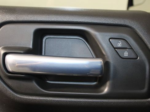 Used 2025 Chevrolet Silverado 1500 Custom Trail Boss w/ LPO, Dark Essentials Package image 21