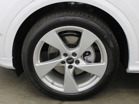 New 2025 Audi Q5 Prestige image 29