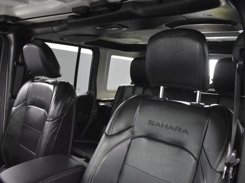 Used 2021 Jeep Wrangler Unlimited Sahara AWD/4WD image 16