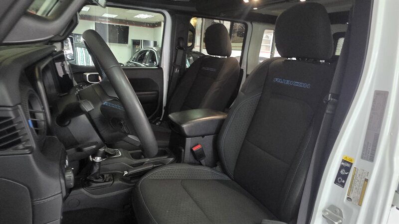 Used 2024 Jeep Wrangler Unlimited Rubicon 4xe AWD/4WD image 10