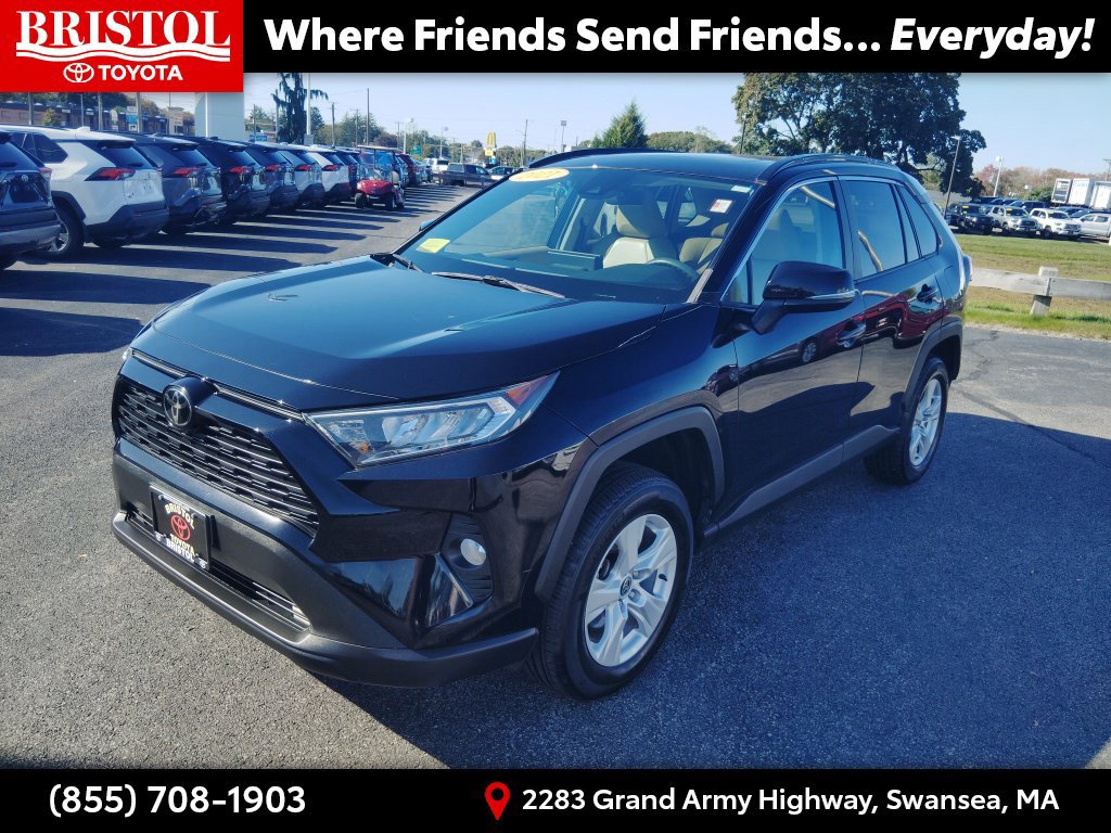 Used 2021 Toyota RAV4 XLE w/ Convenience Package AWD/4WD image 3