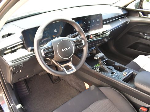 Used 2025 Kia K5 LXS FWD image 13