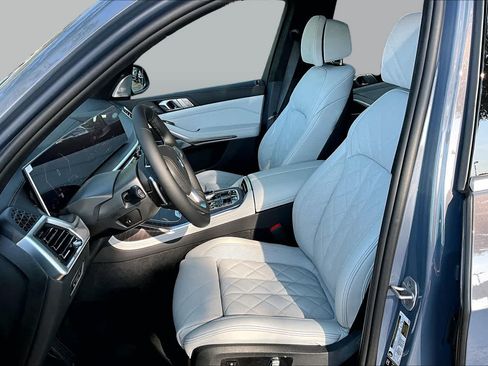 New 2027 BMW X7 xDrive40i w/ Executive Package AWD/4WD image 9