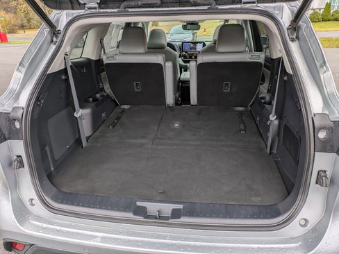 Used 2021 Toyota Highlander Limited image 21