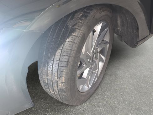 Used 2024 Hyundai Elantra SEL FWD image 30