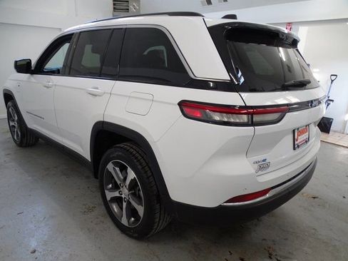 Certified 2023 Jeep Grand Cherokee 4WD 4xe w/ Luxury Tech Group II image 21