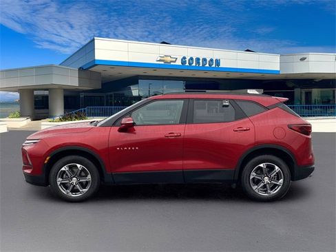 Used 2023 Chevrolet Blazer LT image 3