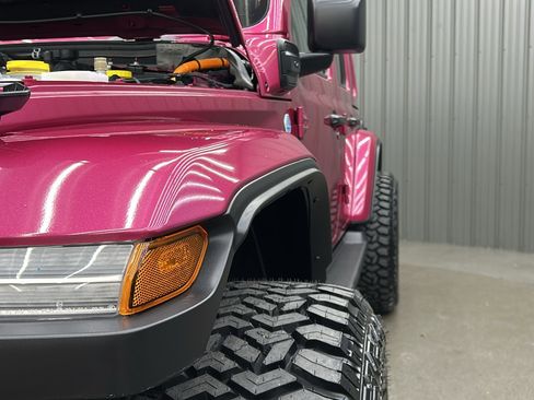 Used 2024 Jeep Wrangler Unlimited Sahara w/ Safety Group image 13