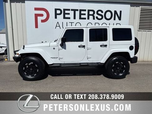 Used 2012 Jeep Wrangler Unlimited Sahara AWD/4WD image 7