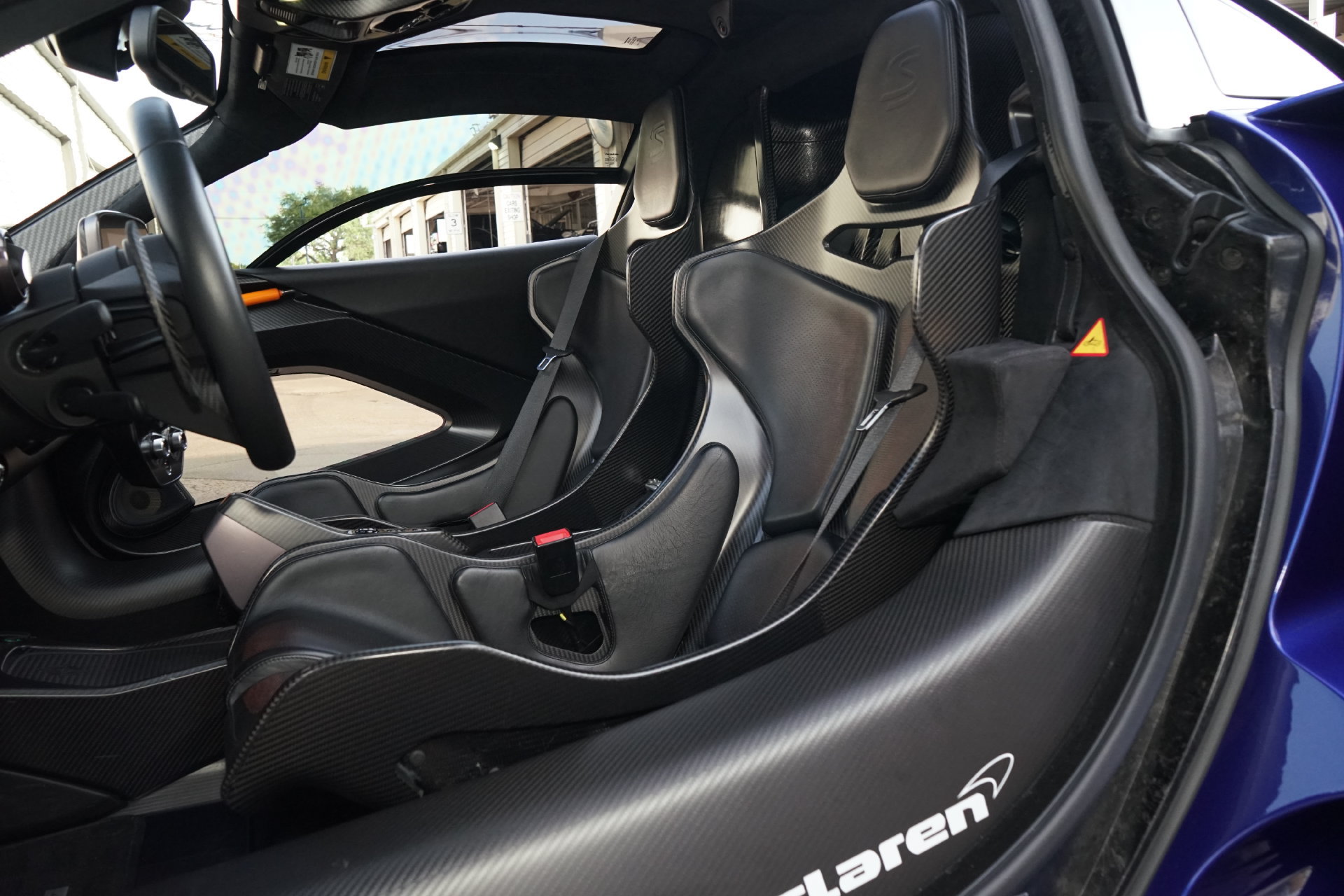 Used 2019 McLaren Senna RWD image 10