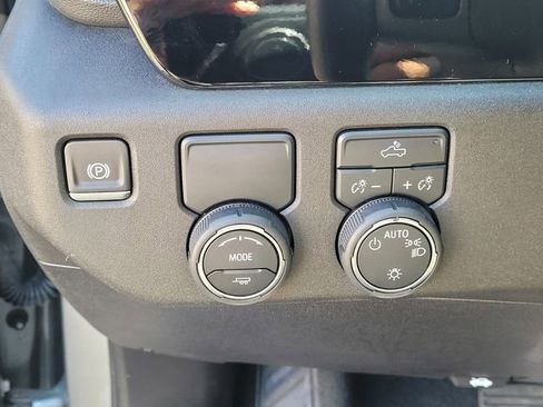 Used 2026 Chevrolet Silverado 1500 LT image 23